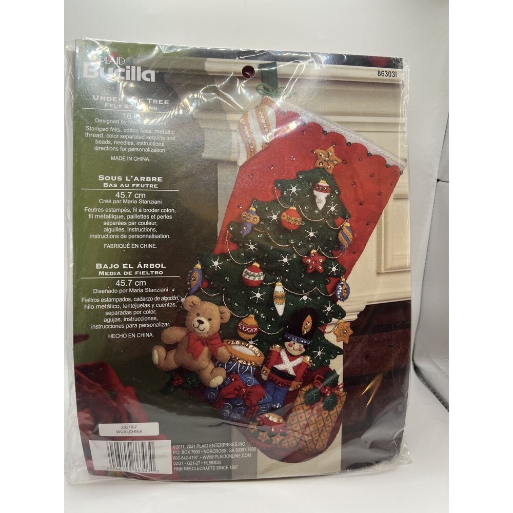 Bucilla Under the Tree Christmas Stocking Tri-ligual instructions/2011
